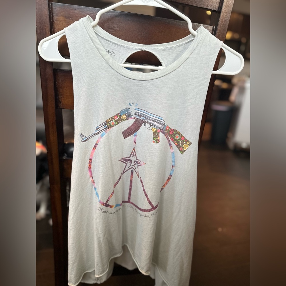 Obey tank top (S)